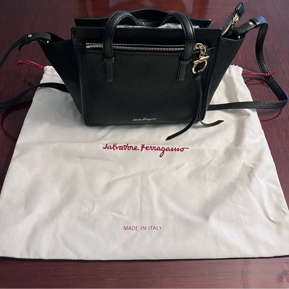 **SOLD** Salvatore Ferragamo Too Handle Tote (small) - Picture 4 of 11